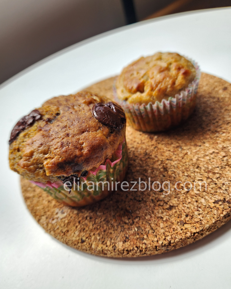 🧁Suaves y esponjosos muffins de banano y chocolate
